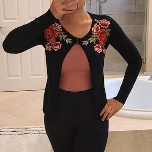 *NWT*  Super Soft Floral Printed Black Sweater